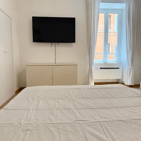 Lägenhet Latini 76 *